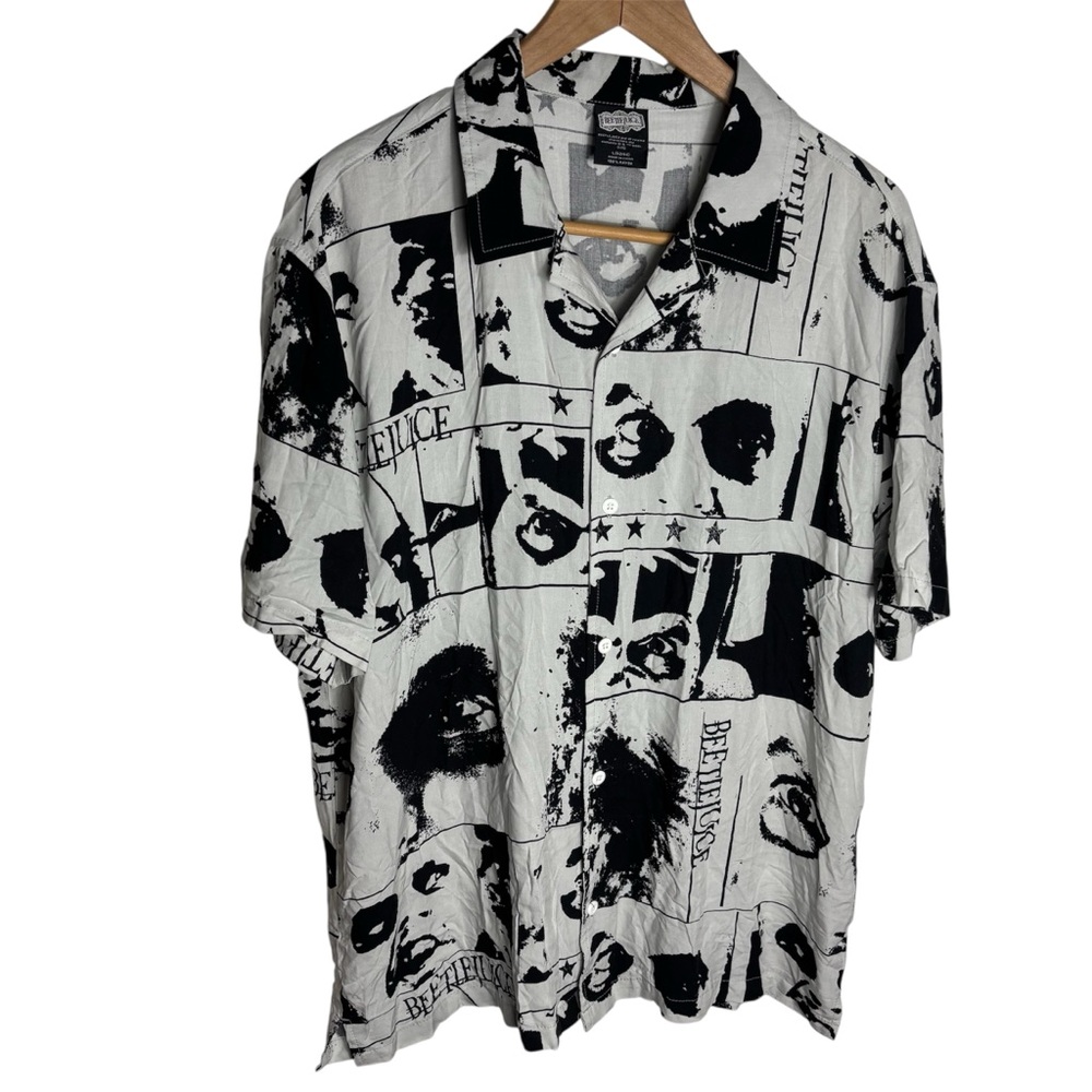 2024 Beetlejuice gray & black abstract graphic button front blouse size L 42-44